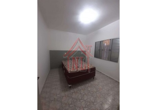 CASA COM 01 DORMITORIO SALA E COZINHA CÓD ZL 1080-04